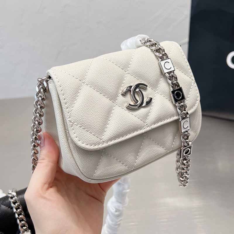 

White Casual Street Geometric Chains Bags