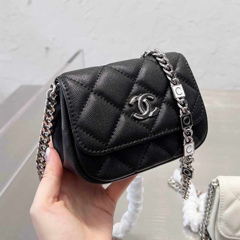 

Black Casual Street Geometric Chains Bags