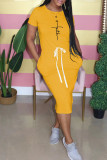 Желтое повседневное платье-футболка с круглым вырезом и принтом в стиле пэчворк Платья