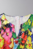 Vestidos retos coloridos com estampa vintage e patchwork decote em V