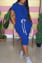 Синее повседневное платье-футболка с круглым вырезом и принтом в стиле пэчворк Платья