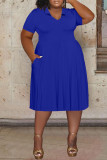 Синее повседневное однотонное базовое платье с V-образным вырезом и коротким рукавом Платья больших размеров