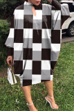 Абрикосовые повседневные платья с длинными рукавами и вырезом на пол-водолазки