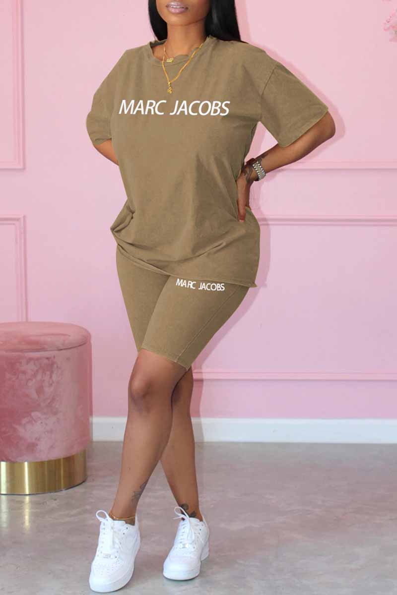 

Brown Casual Print Letter O Neck Short Sleeve Two Pieces