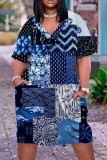 Синее повседневное платье с короткими рукавами и карманами в стиле пэчворк с принтом и V-образным вырезом