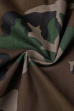 Ropa de abrigo con cuello vuelto y hebilla de bolsillo con estampado de camuflaje y estampado de calle informal verde militar (sin sombrero de cinturón)