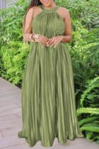 Светло-зеленое повседневное однотонное длинное платье с круглым вырезом и складками (без пояса)