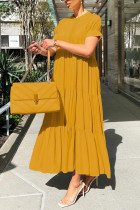Желтые повседневные однотонные платья в стиле пэчворк со складками и круглым вырезом