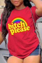 Camisetas con cuello en O y letras de retazos con estampado lindo de calle rojo