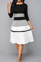 Vestidos de una línea con cuello en O de patchwork con estampado casual en blanco y negro