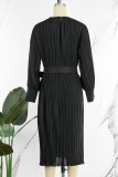 Vestidos lisos pretos casual patchwork dobrados com cinto e decote reto