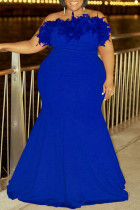 Vestido de noche sin tirantes de plumas de patchwork sólido sexy azul Vestidos de talla grande