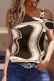 Camisetas de cuello oblicuo de patchwork con estampado informal marrón negro