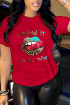Rote, lässige Street Print-Lippen bedruckte Patchwork-T-Shirts mit O-Ausschnitt