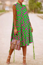 Зеленое повседневное однотонное платье без рукавов с V-образным вырезом Платья
