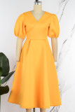 Желтое повседневное элегантное однотонное вечернее платье в стиле пэчворк с V-образным вырезом Платья