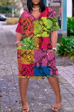 Vestido de manga curta com estampa colorida casual patchwork decote em V