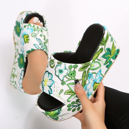 Chaussures compensées de porte rondes imprimées en patchwork vert (hauteur du talon 2.36 pouces)