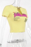Camisetas con cuello en V básicas con estampado de letras informales amarillas