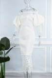 Белые элегантные однотонные платья в стиле пэчворк с открытыми плечами и юбкой на один шаг (без броши)