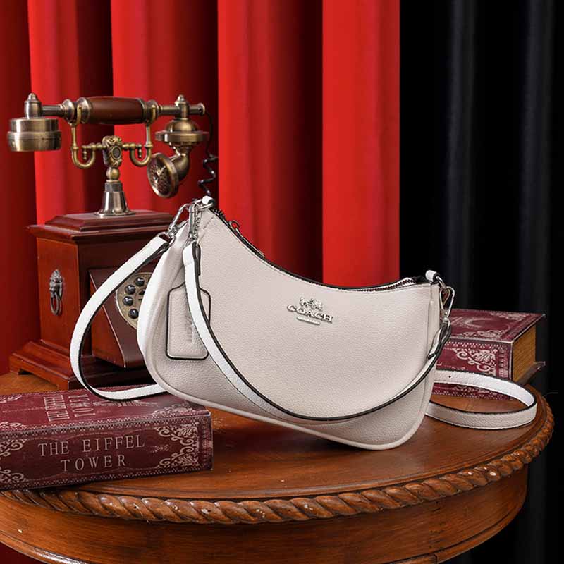 

White Street Simplicity Letter Zipper Bags
