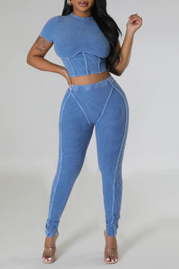 Hellblauer Sportswear-Zweiteiler mit einfarbigem Patchwork und kurzen Ärmeln und O-Ausschnitt