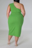 Зеленое повседневное однотонное платье без рукавов с вырезом на спине и косым воротником Платья больших размеров