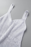 Белое сексуальное однотонное длинное платье на тонких бретелях с разрезом на спине