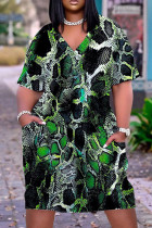 Schwarz-grünes, legeres, kurzärmliges Basic-Kleid mit V-Ausschnitt und Print