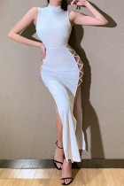 Weiße sexy Promi-Kleider, einfarbig, ausgehöhlt, hohe Öffnung, Kreuzträger, Stehkragen, unregelmäßiges Kleid