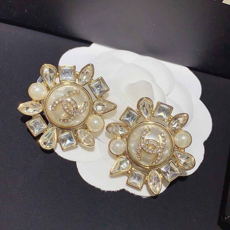

Milky Vintage Elegant Geometric Rhinestone Earrings