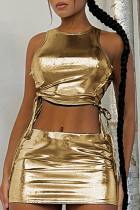 Goldfarbene, sexy, ärmellose Zweiteiler mit gekreuzten Trägern und O-Ausschnitt