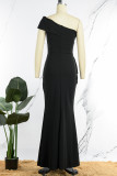 Schwarzes sexy festes Patchwork asymmetrisches langes Kleid mit schrägem Kragen