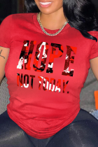 Camisetas con cuello en O de estampado de camuflaje de calle casual rojo