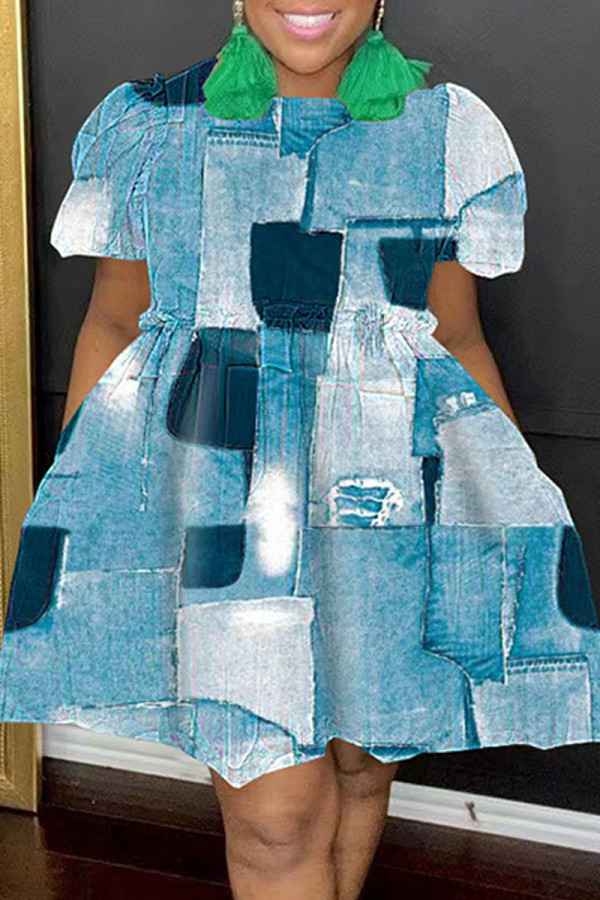 Blaues, lässiges, bedrucktes, kurzärmliges Patchwork-Kleid mit O-Ausschnitt