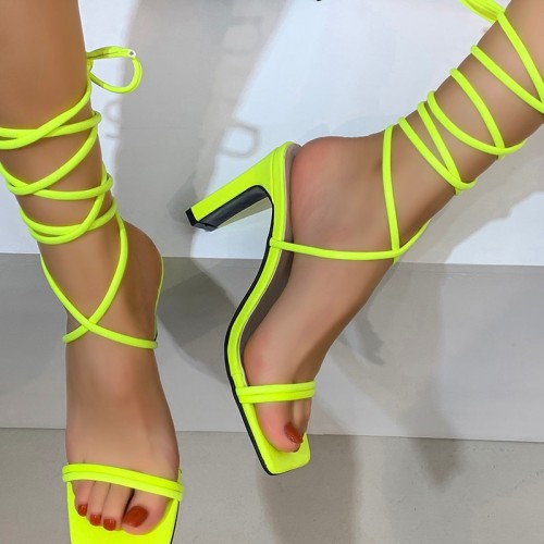 Chaussures à semelles compensées de porte carrées de couleur unie décontractées en patchwork vert fluo (hauteur du talon 3.15 pouces)