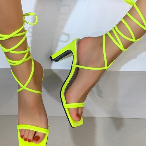 Fluoreszierende grüne, lässige Patchwork-Frenulum-Schuhe in einfarbiger quadratischer Form mit Keilabsatz (Absatzhöhe 3.15 Zoll)