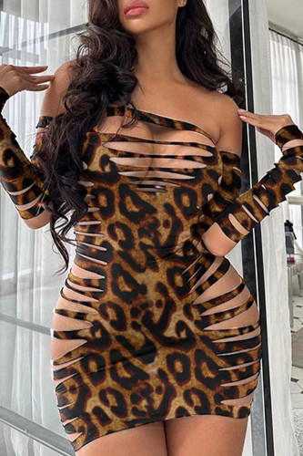 Vestidos com estampa de leopardo e festa de rua sexy com decote ombro a ombro
