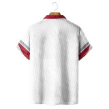 Camicia da golf bianca rossa con collo a punta e righe colorblock