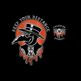 Черный - Черная футболка с принтом KEEP YOUR DISTANCE Mr Crow Letter Graphic