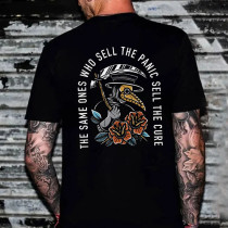 Zwart DEZELFDE DIE DE PANIEK VERKOPEN, VERKOPEN DE GENEESMIDDEL Zwart T-shirt met print