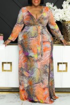Orangefarbenes, lässig bedrucktes, langärmliges Kleid mit V-Ausschnitt und Schlitz in Übergröße