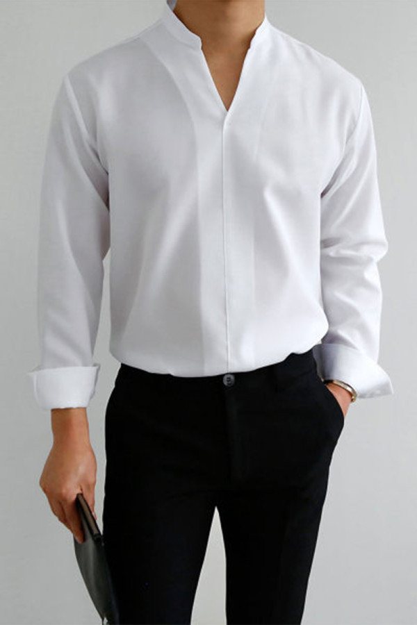 Белая повседневная рубашка с простым дизайном Gentlemans