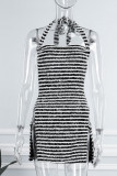 Черное сексуальное полосатое платье без рукавов с открытой спиной и разрезом на шее без рукавов