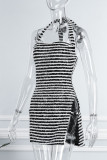 Черное сексуальное полосатое платье без рукавов с открытой спиной и разрезом на шее без рукавов