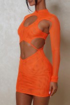 オレンジのセクシーなソリッドくり抜きシースルー O ネック長袖ドレス