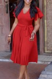 Rotes, lässiges, festes Patchwork-Kleid mit V-Ausschnitt und kurzen Ärmeln
