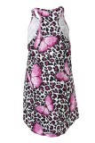 Lila lässiges Schmetterlingsdruck-Basic-Trägerkleid mit U-Ausschnitt und Kleider in Übergröße
