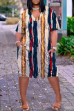 Tiefblaues, lässiges Patchwork-Kleid mit V-Ausschnitt und kurzen Ärmeln