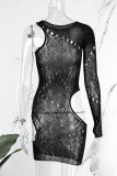 Svarta sexiga solida urholkade asymmetriska långärmade klänningar med o-hals